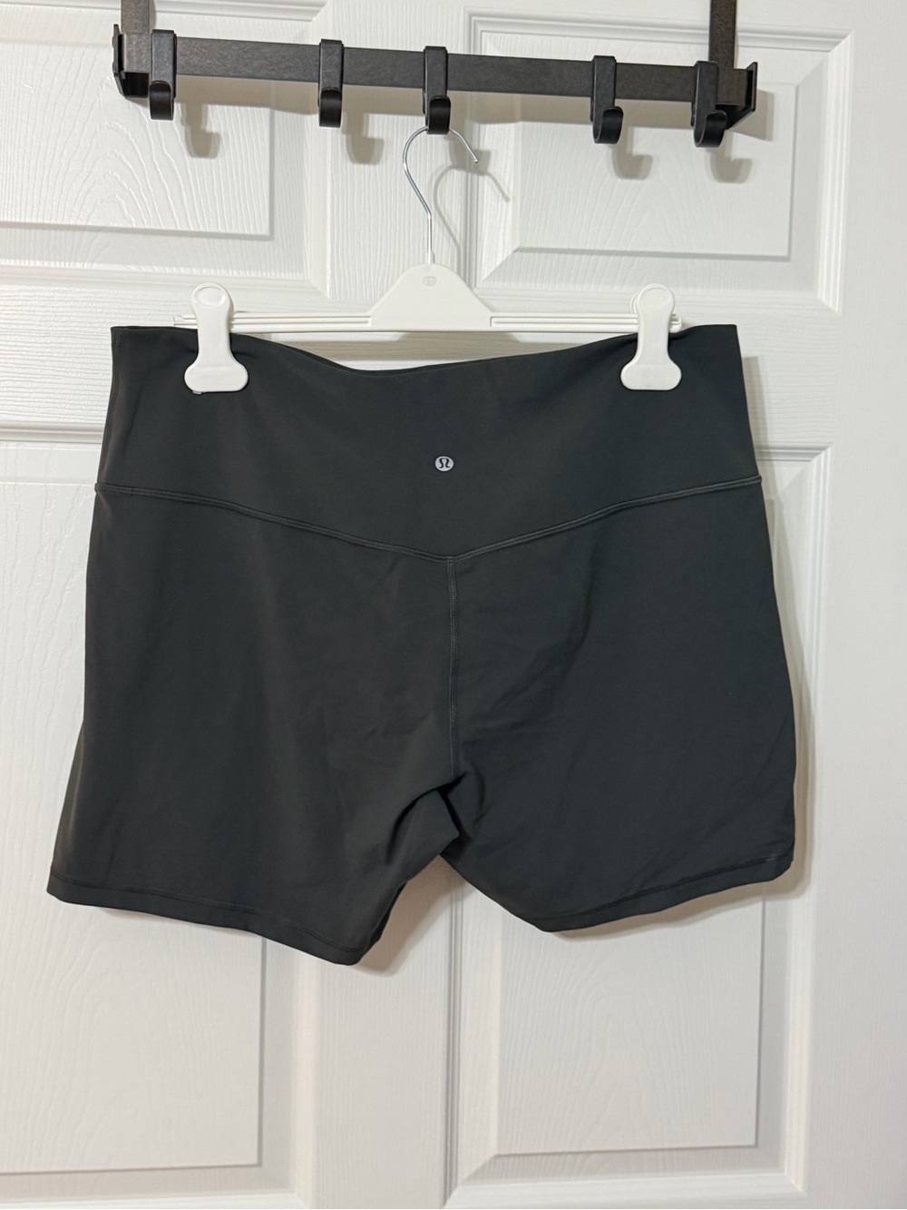 lululemon athletica Black size 20 Shorts - Mid-Rise Performance 5” inseam